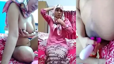 Bokep Jilbab Ukhty Montok Colmek Basah poster